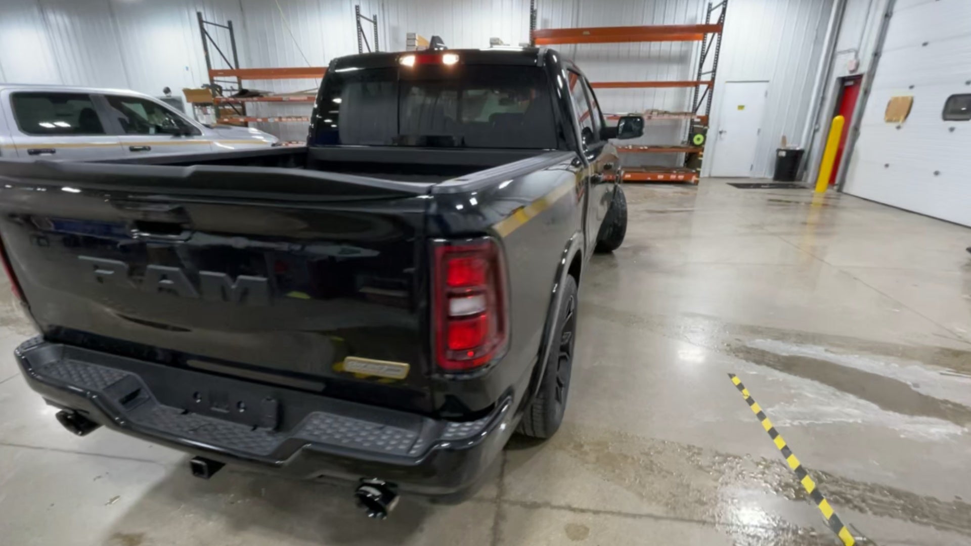 Vehicle Image 9