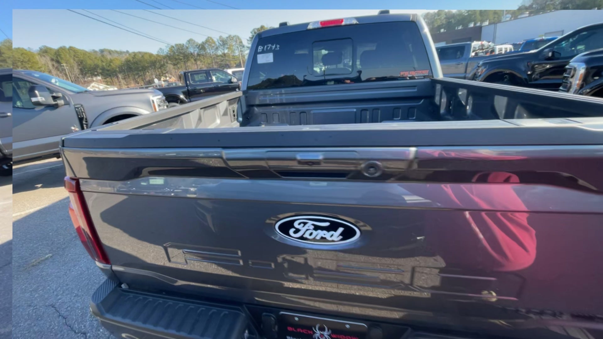 Vehicle Image 9