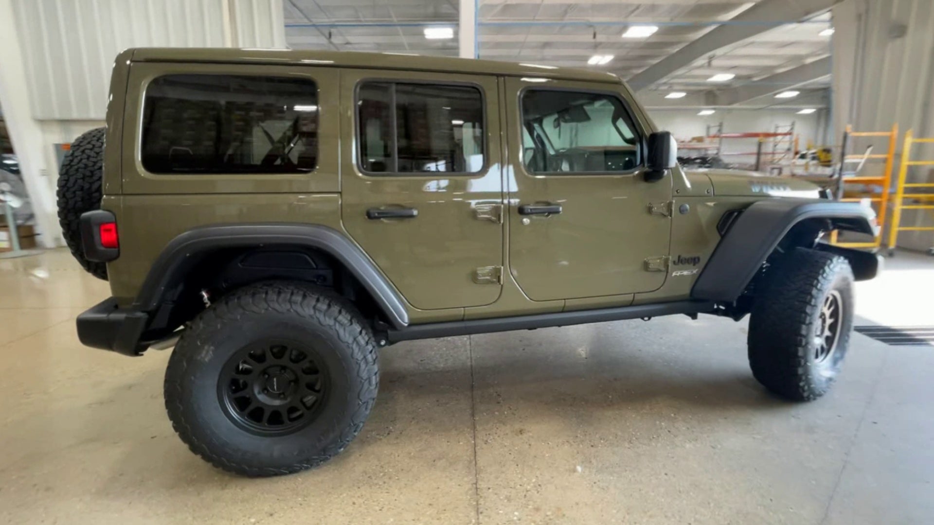 Vehicle Image 9