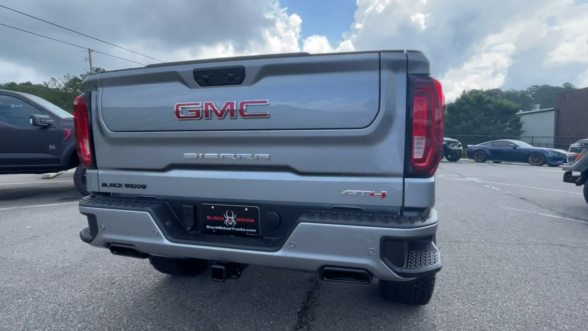 Vehicle Image 9