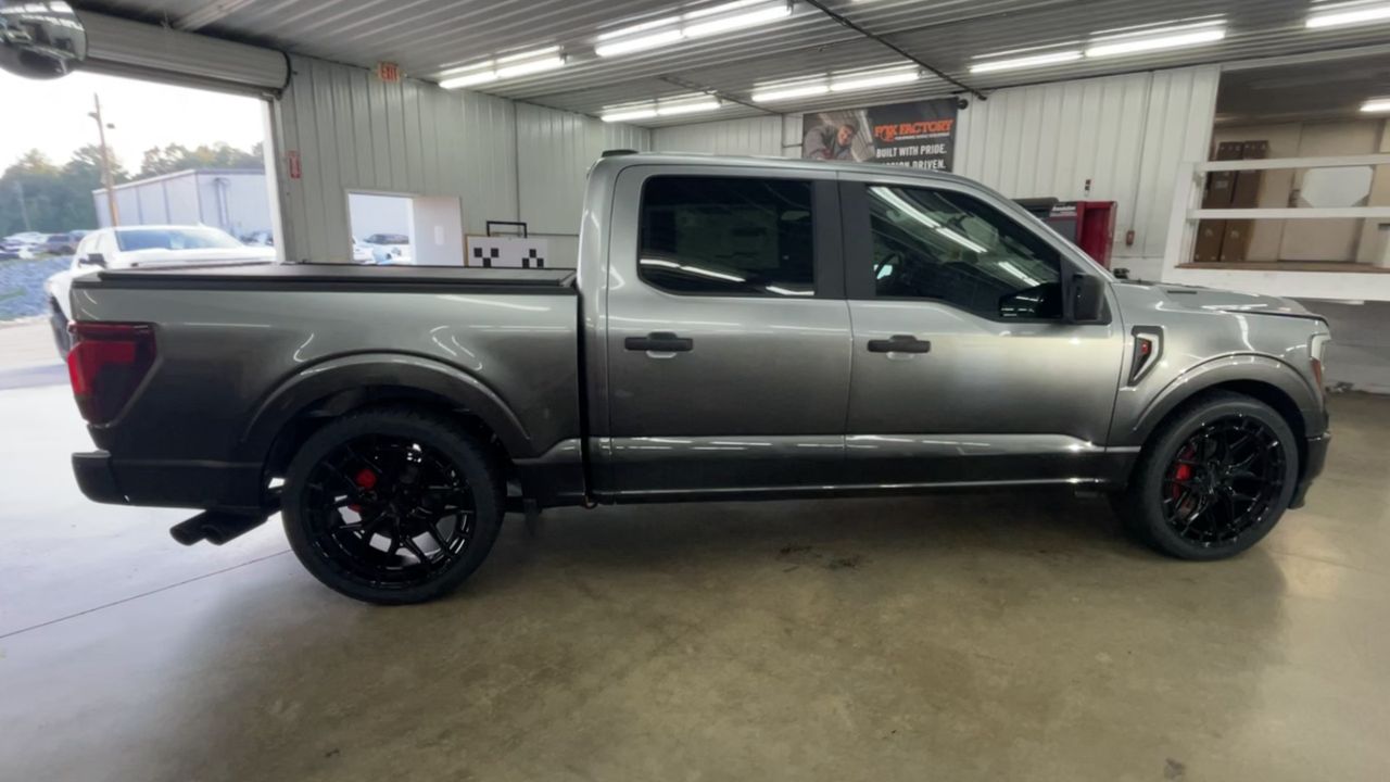 Vehicle Image 9