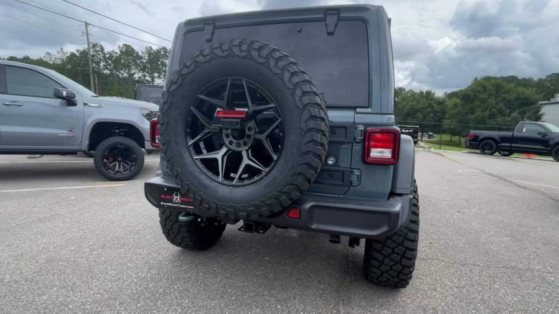 Vehicle Image 9