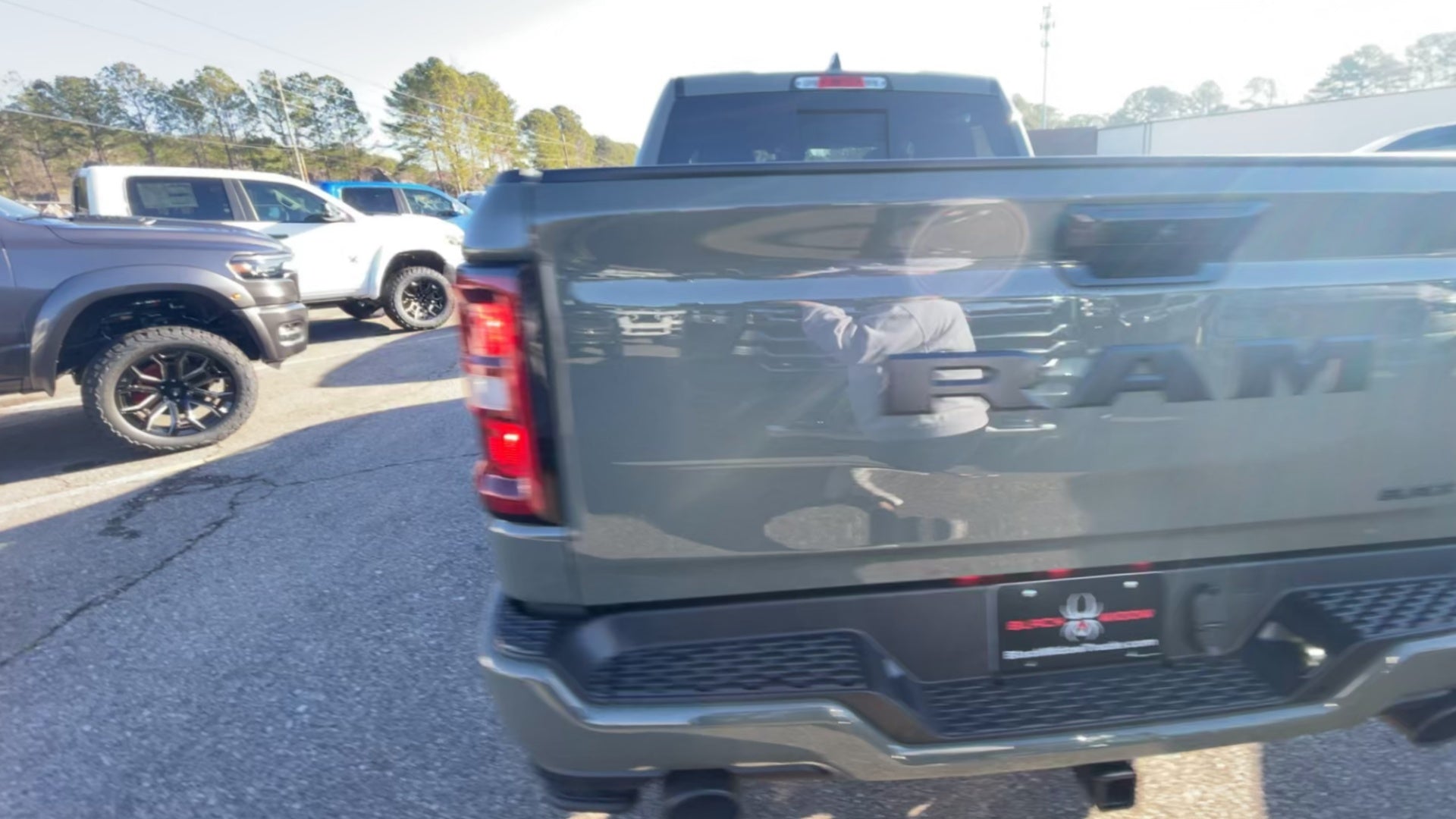 Vehicle Image 9
