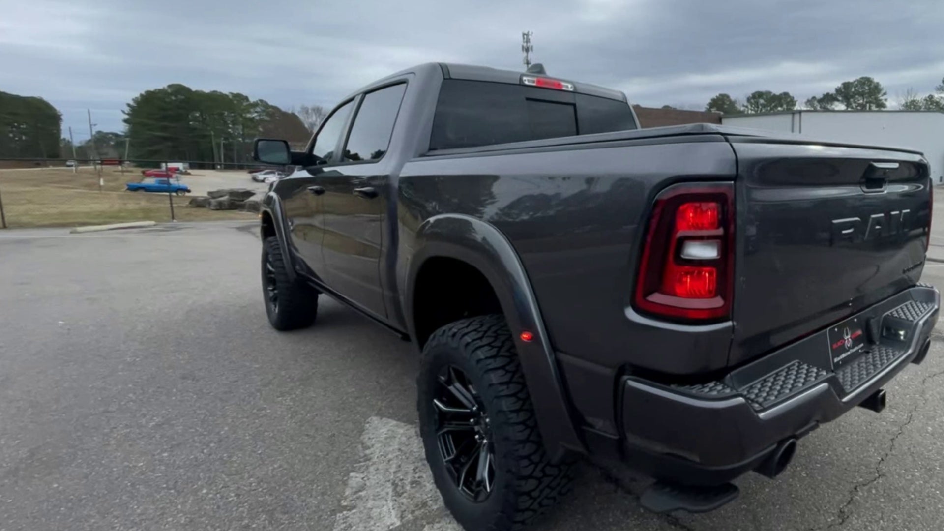 Vehicle Image 9
