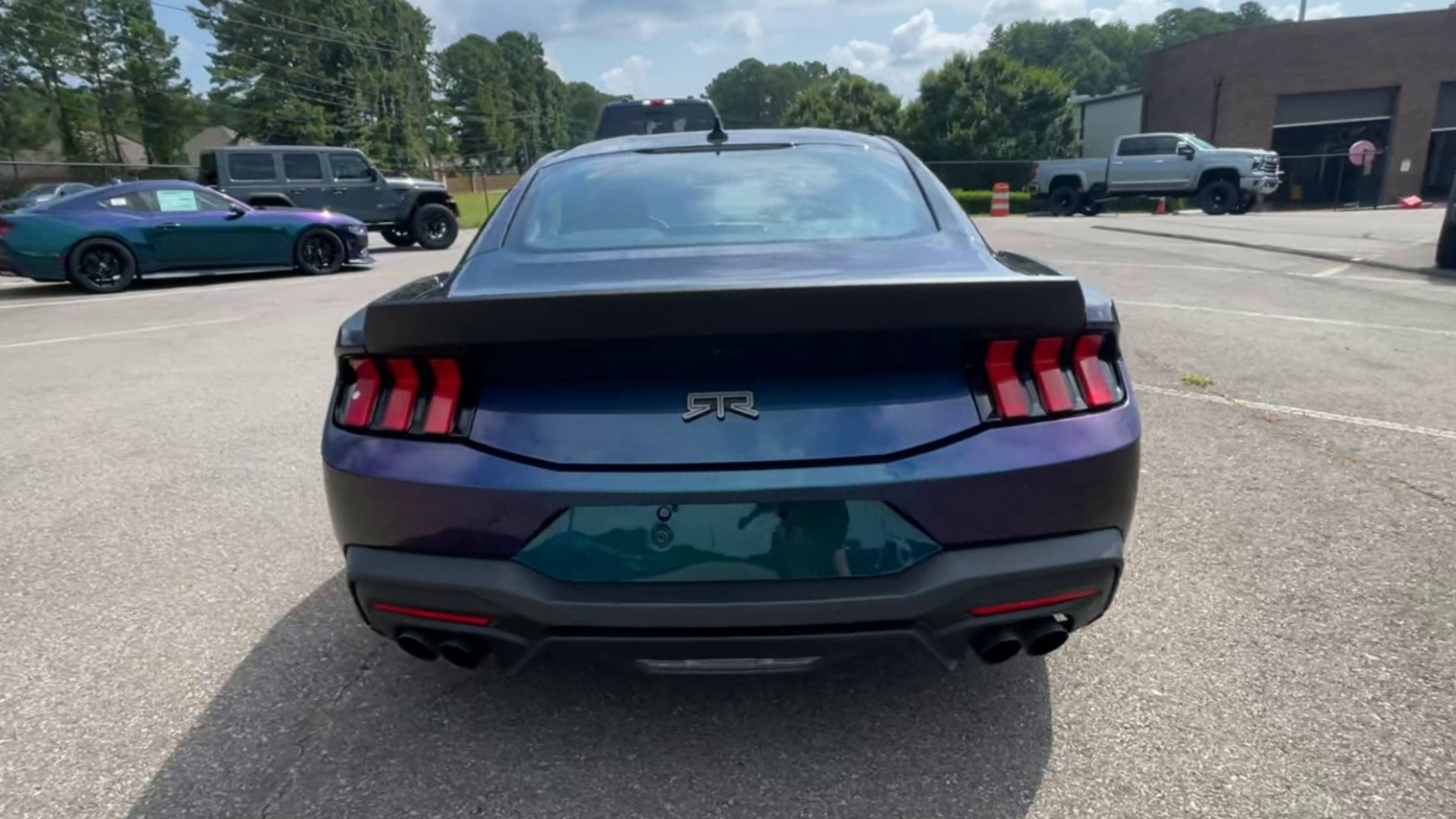 Vehicle Image 9