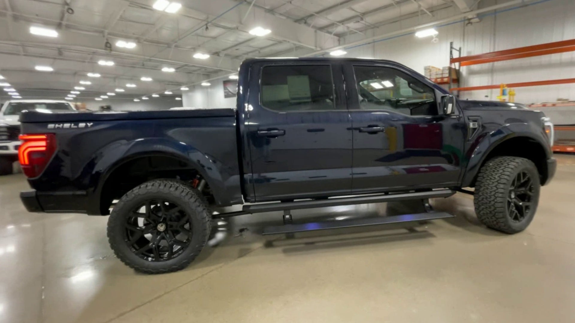Vehicle Image 9