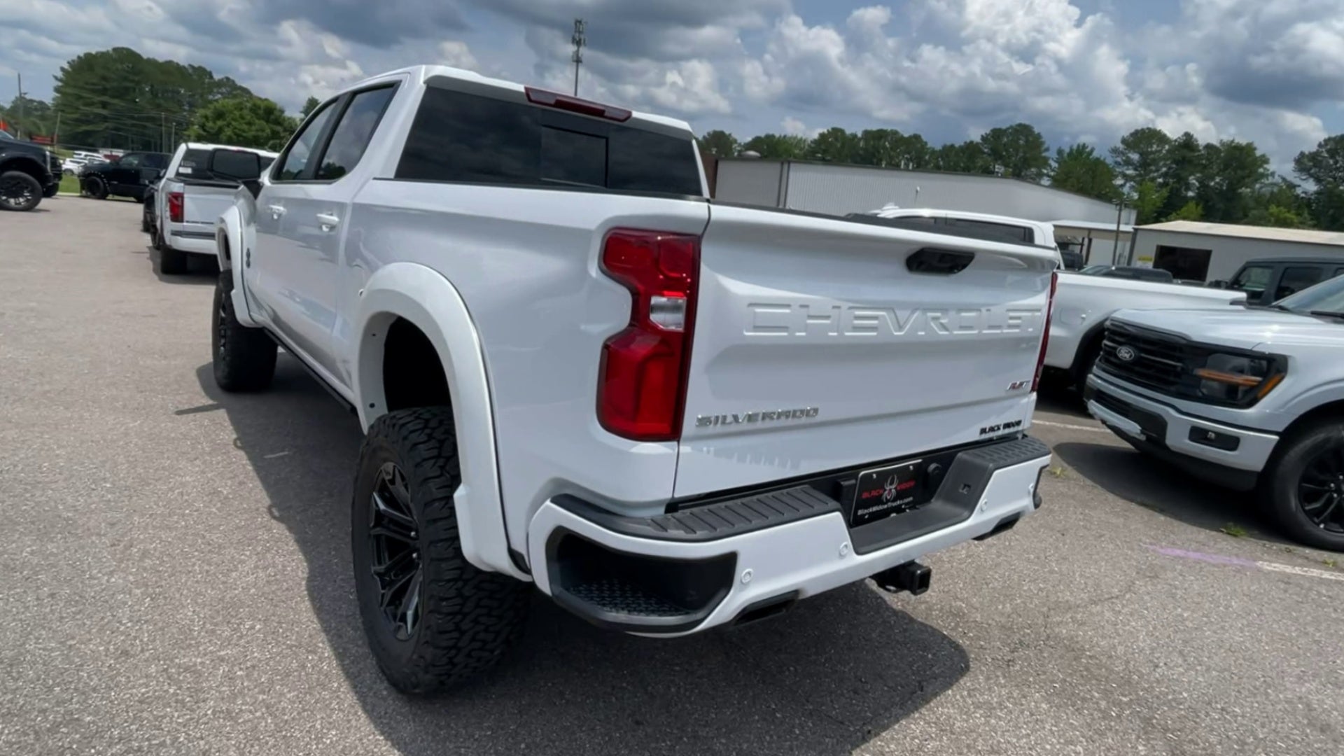 Vehicle Image 9