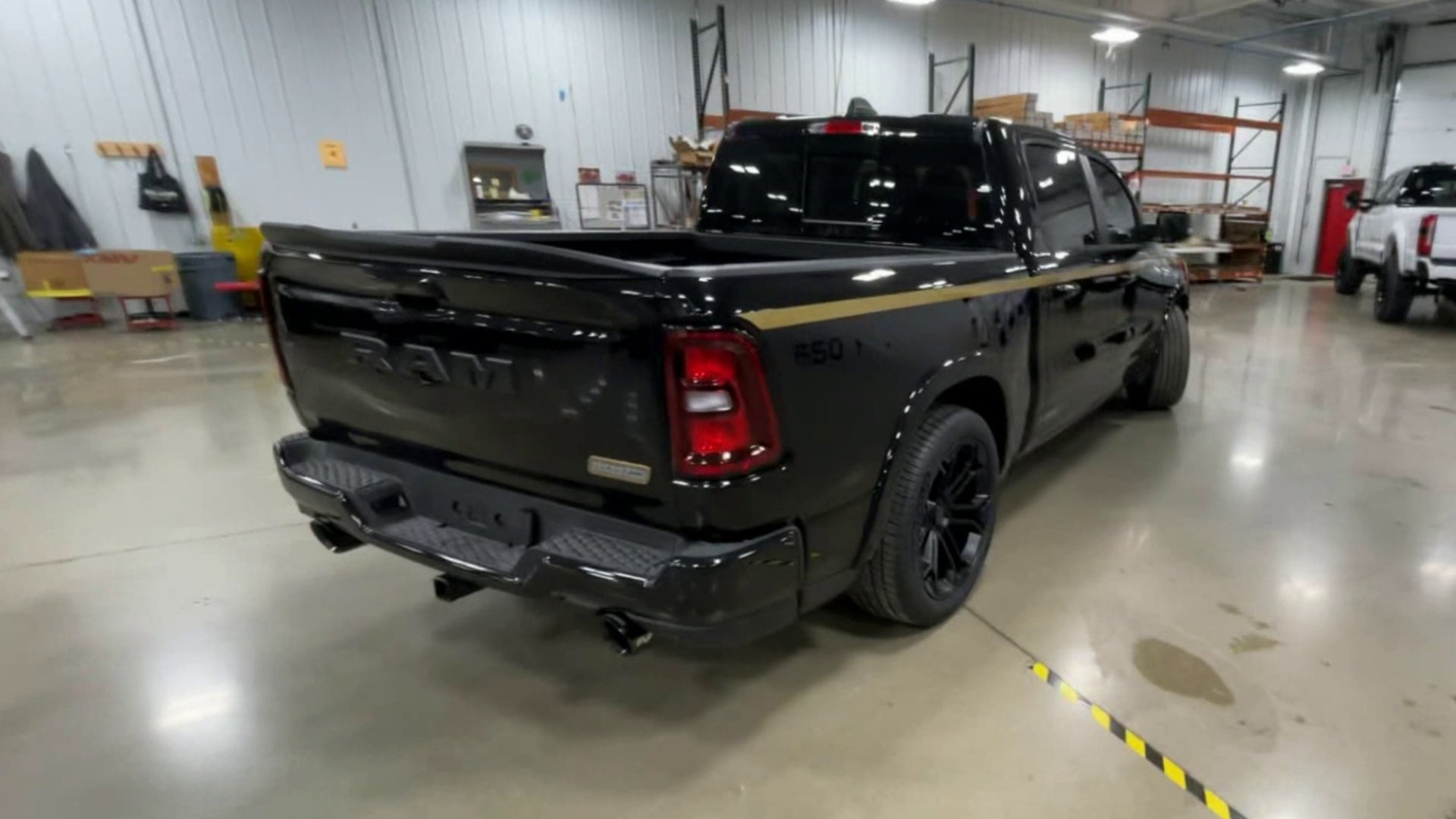 Vehicle Image 9
