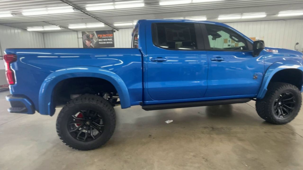 Vehicle Image 9