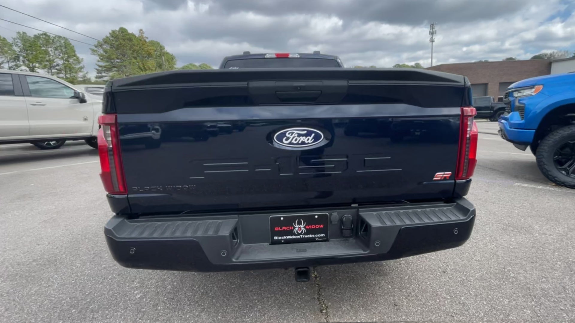 Vehicle Image 9