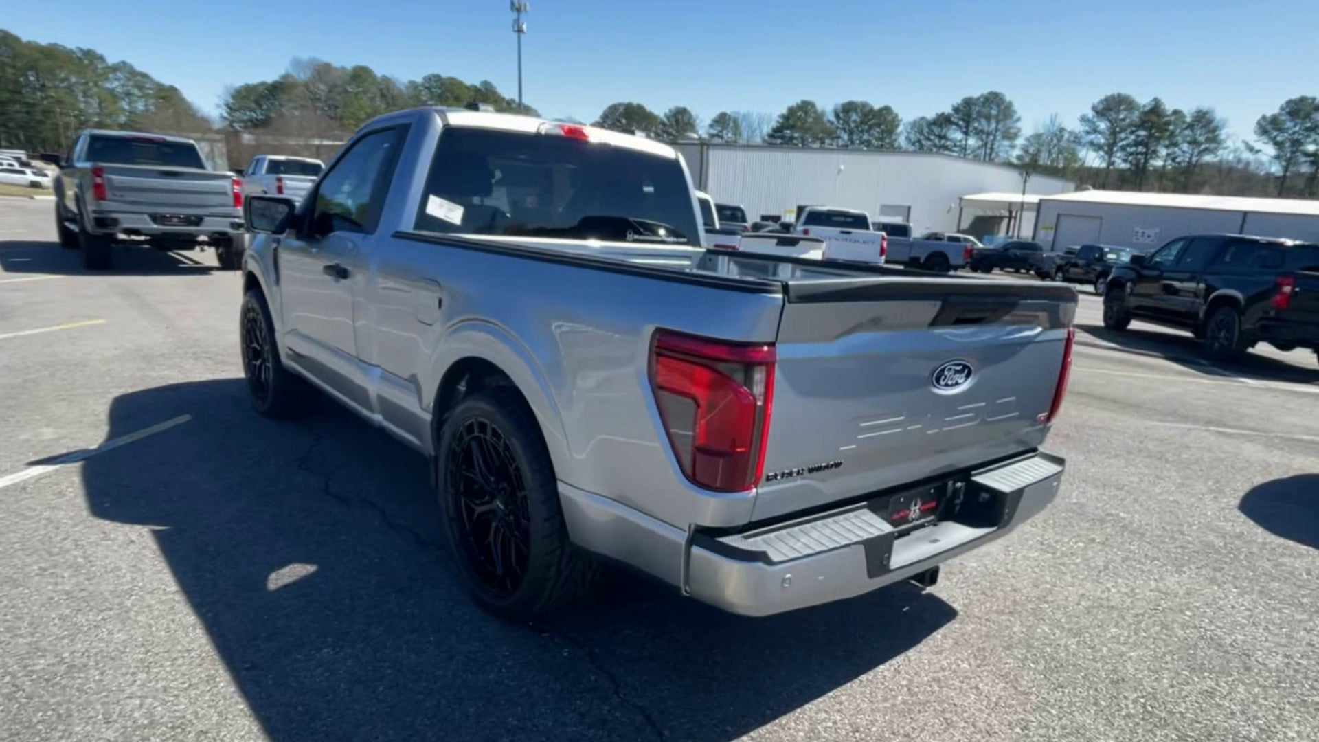 Vehicle Image 9