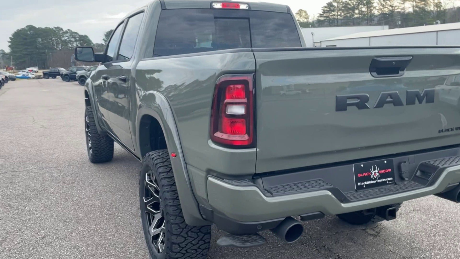 Vehicle Image 9