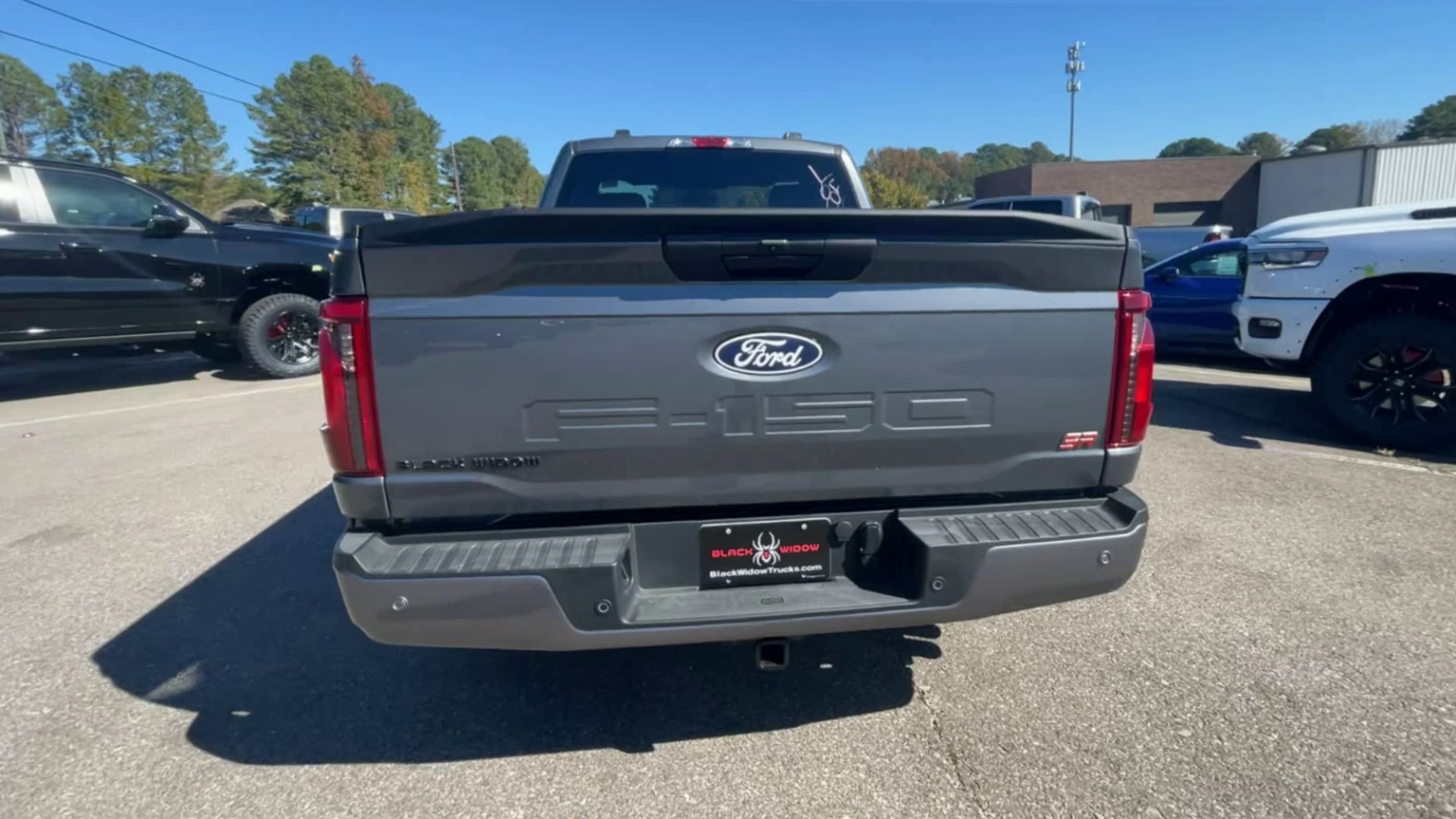 Vehicle Image 9