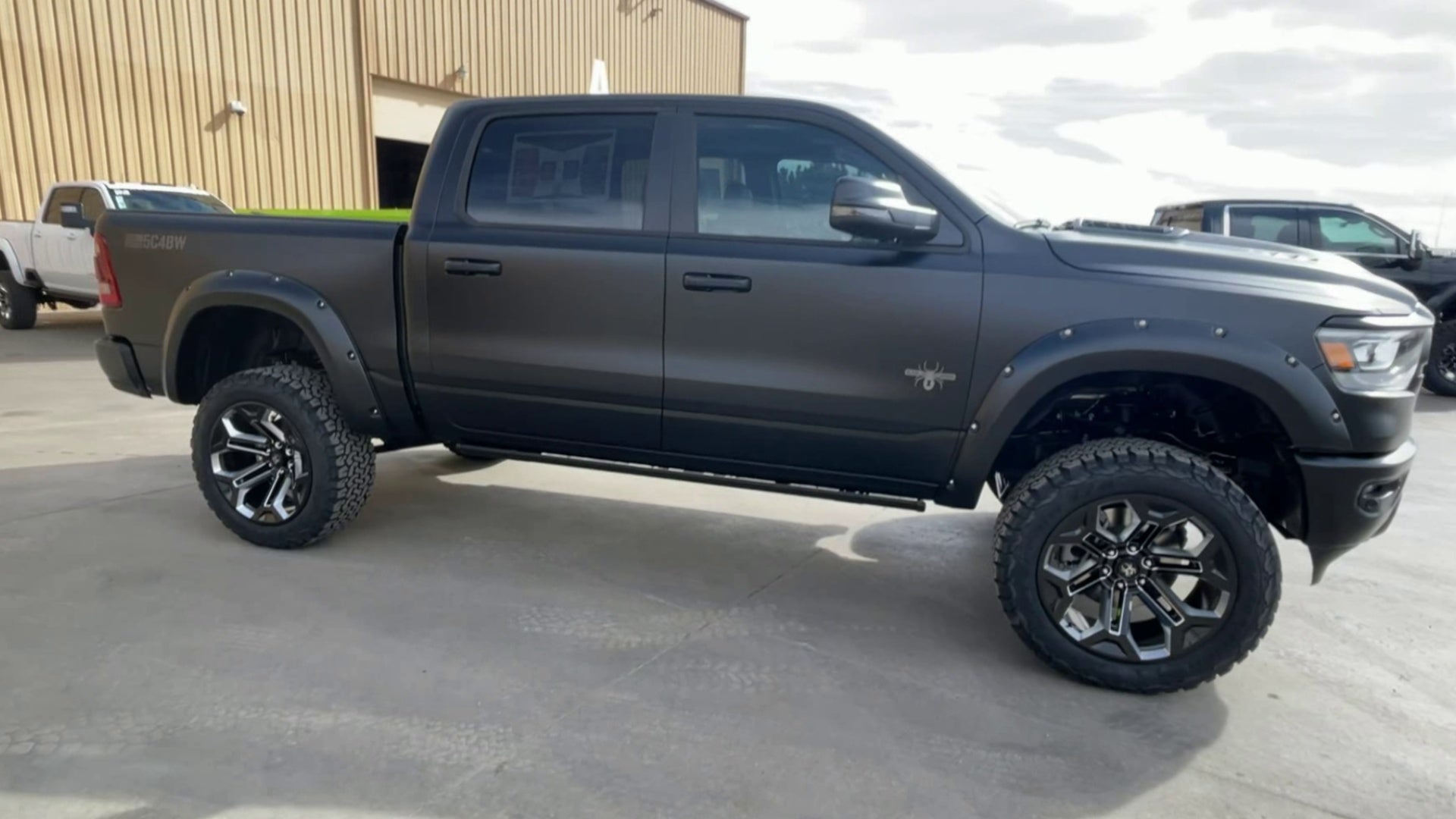 Vehicle Image 9