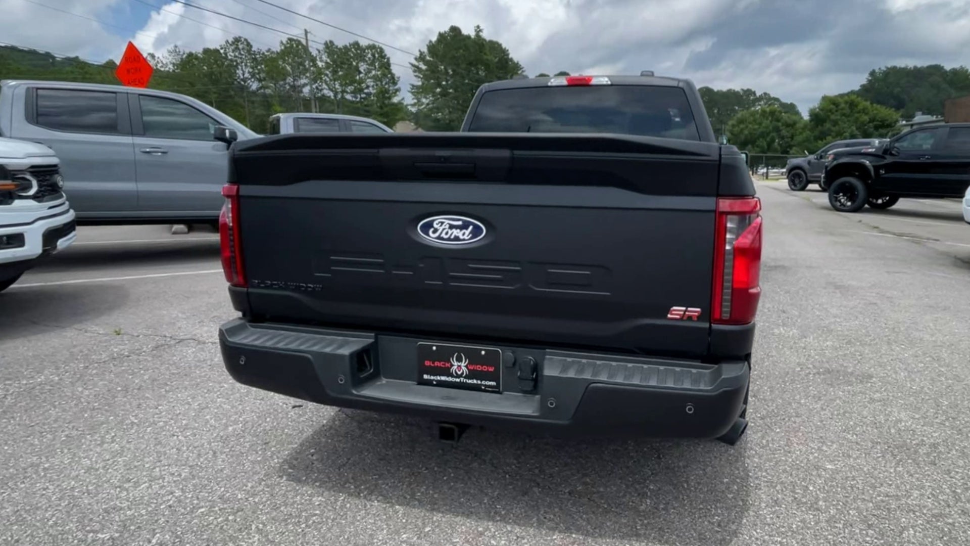 Vehicle Image 9