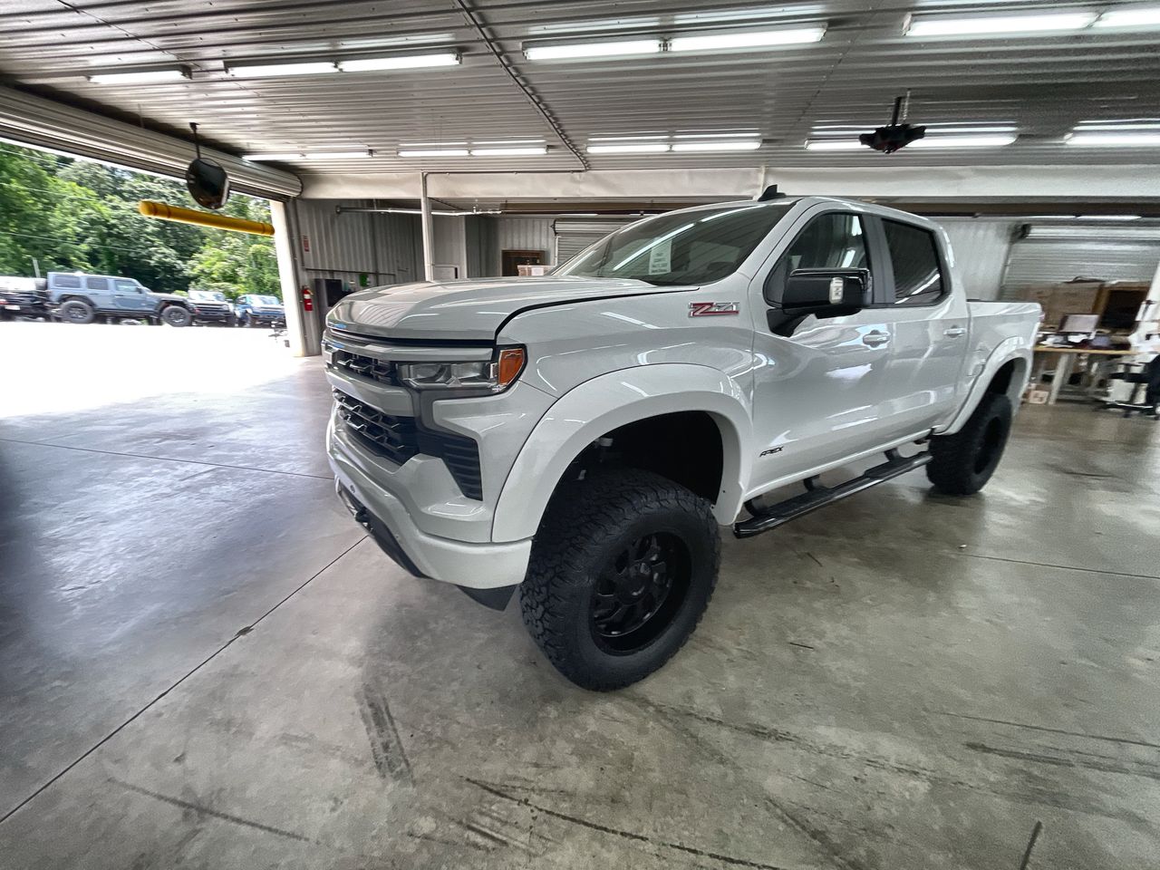 Vehicle Image 4