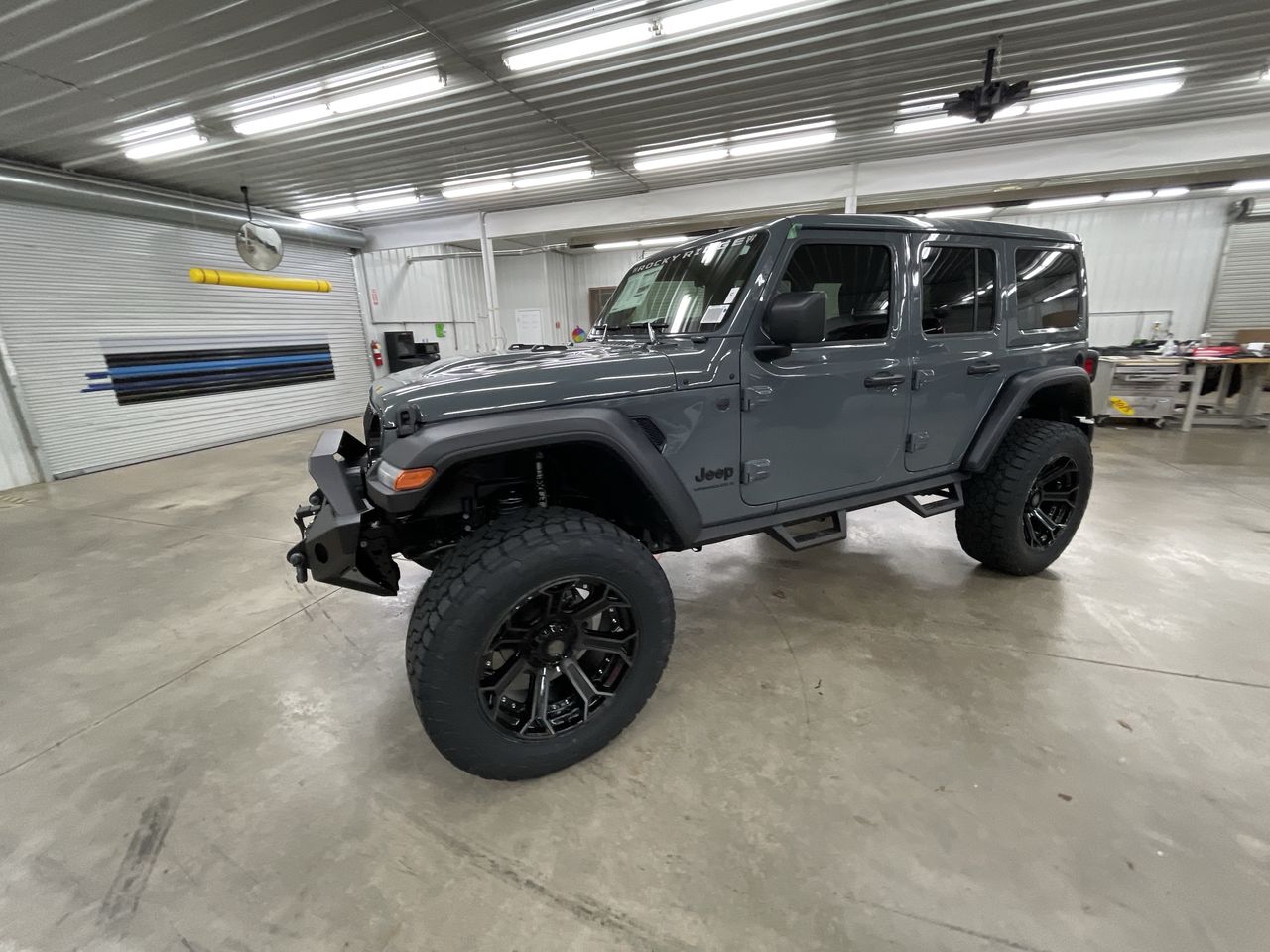 Vehicle Image 4
