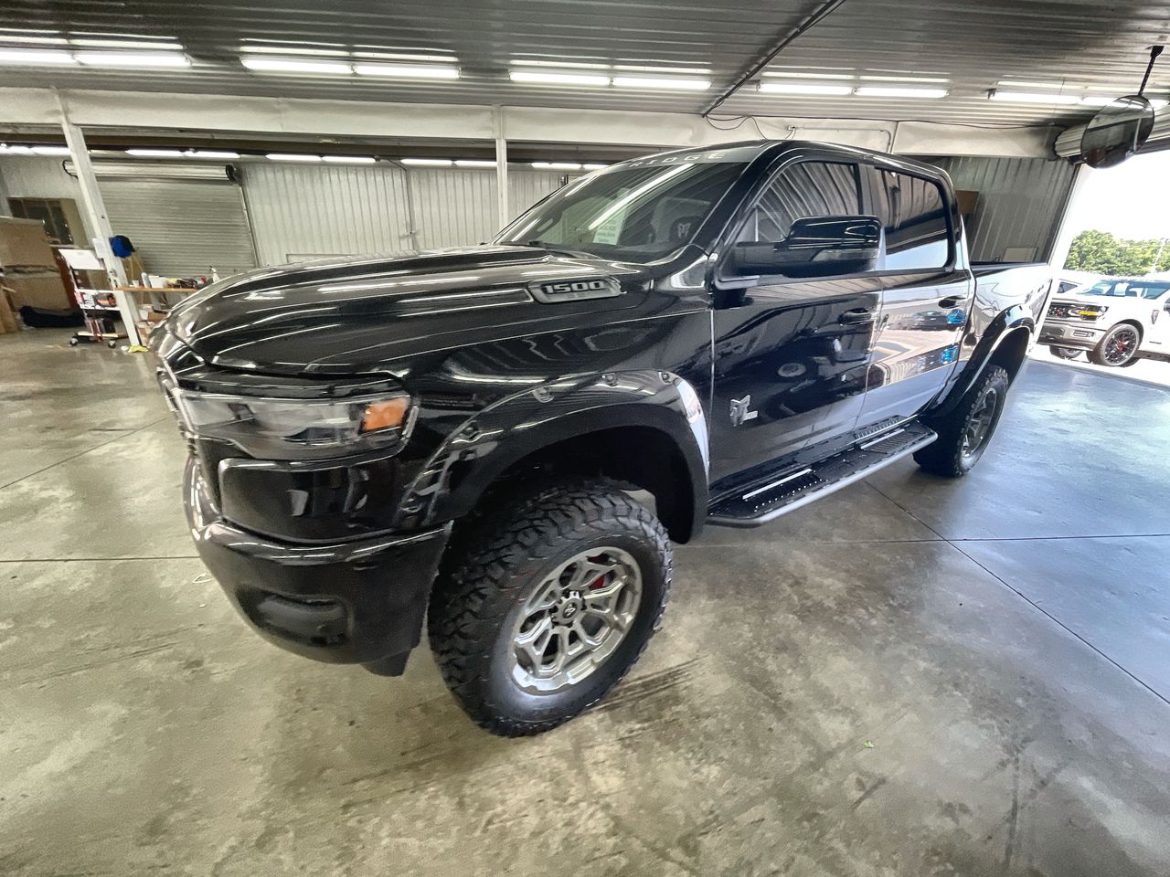 Vehicle Image 4