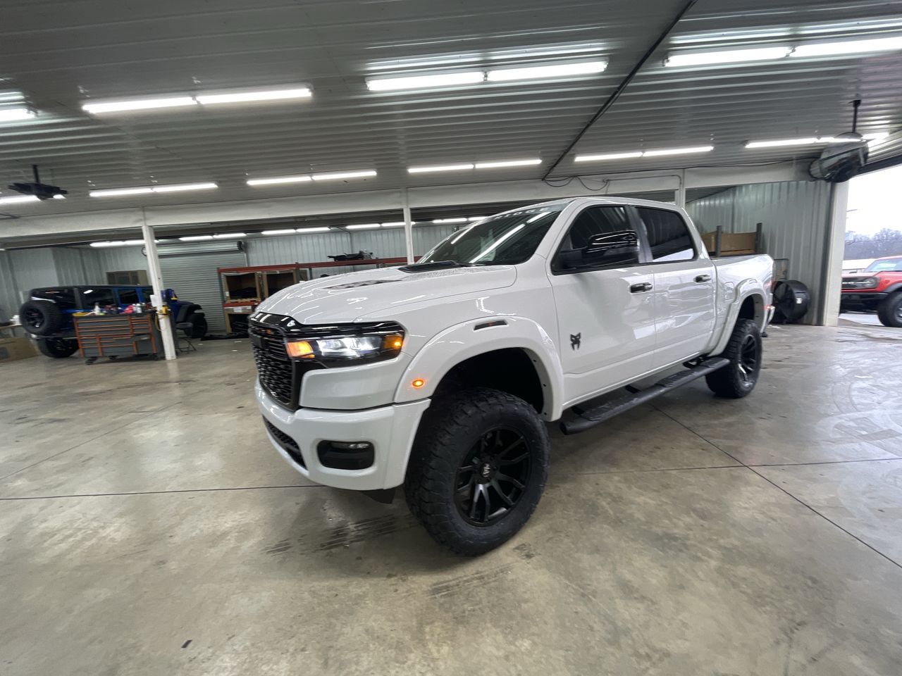 Vehicle Image 4