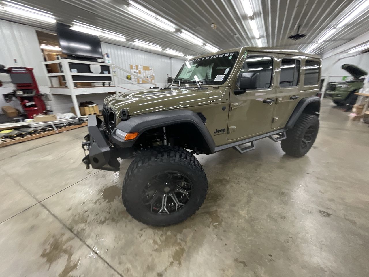 Vehicle Image 4