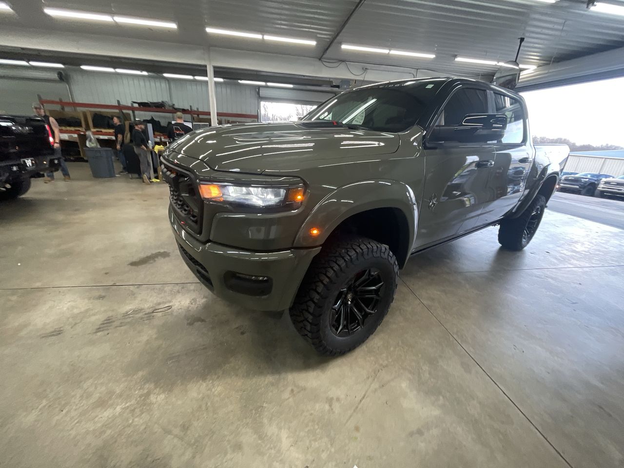 Vehicle Image 4