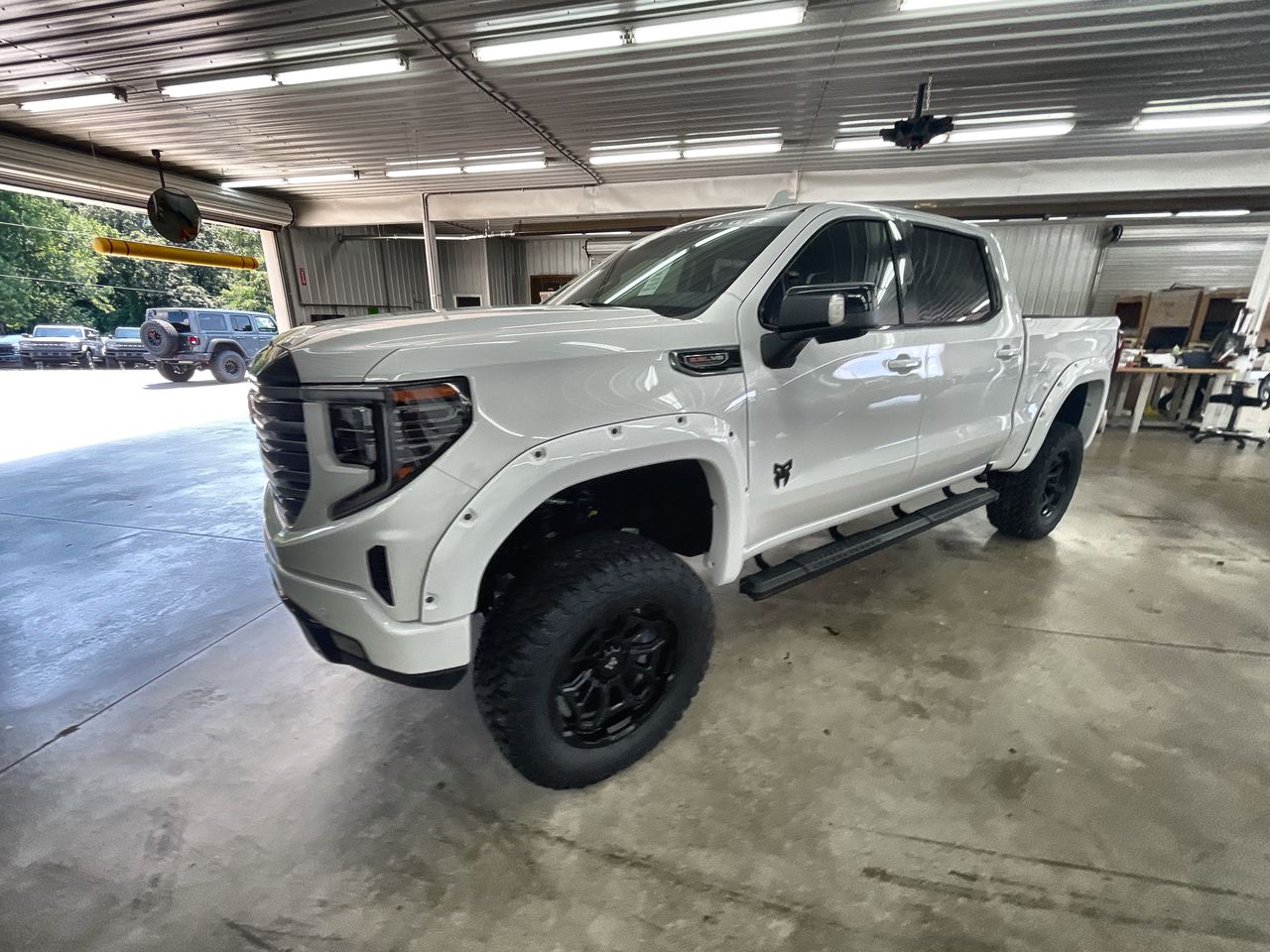 Vehicle Image 4