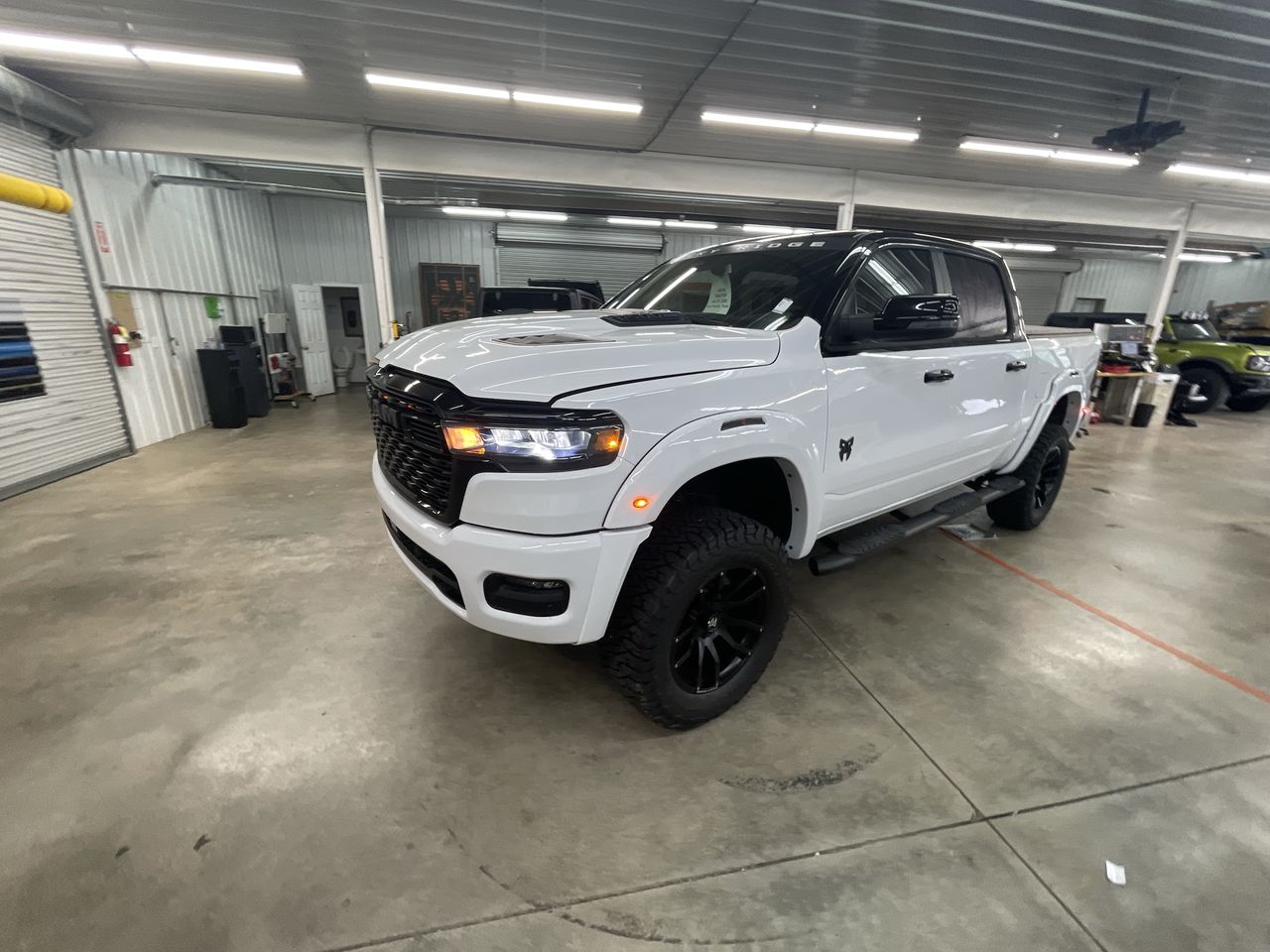 Vehicle Image 4