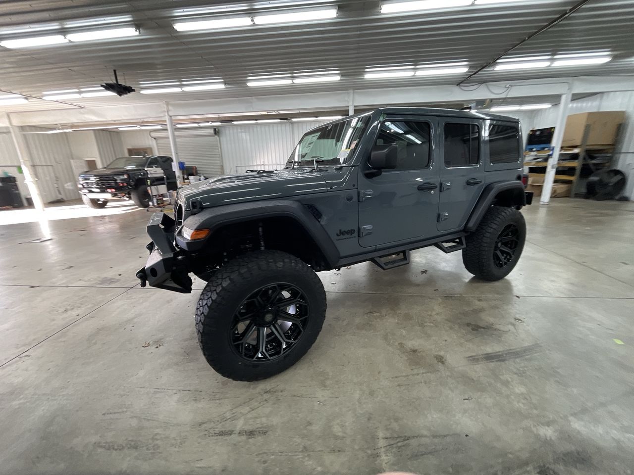 Vehicle Image 4