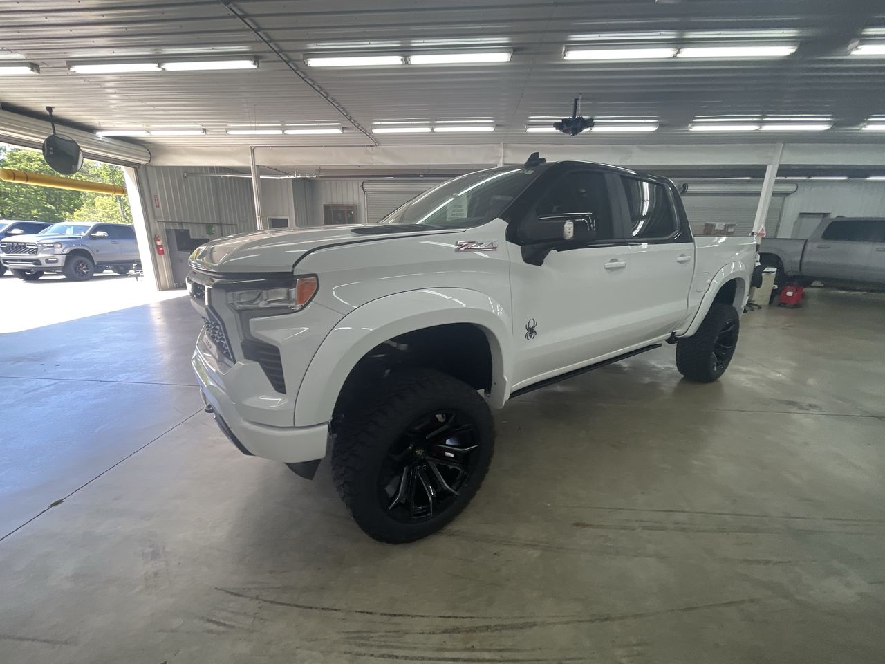 Vehicle Image 4