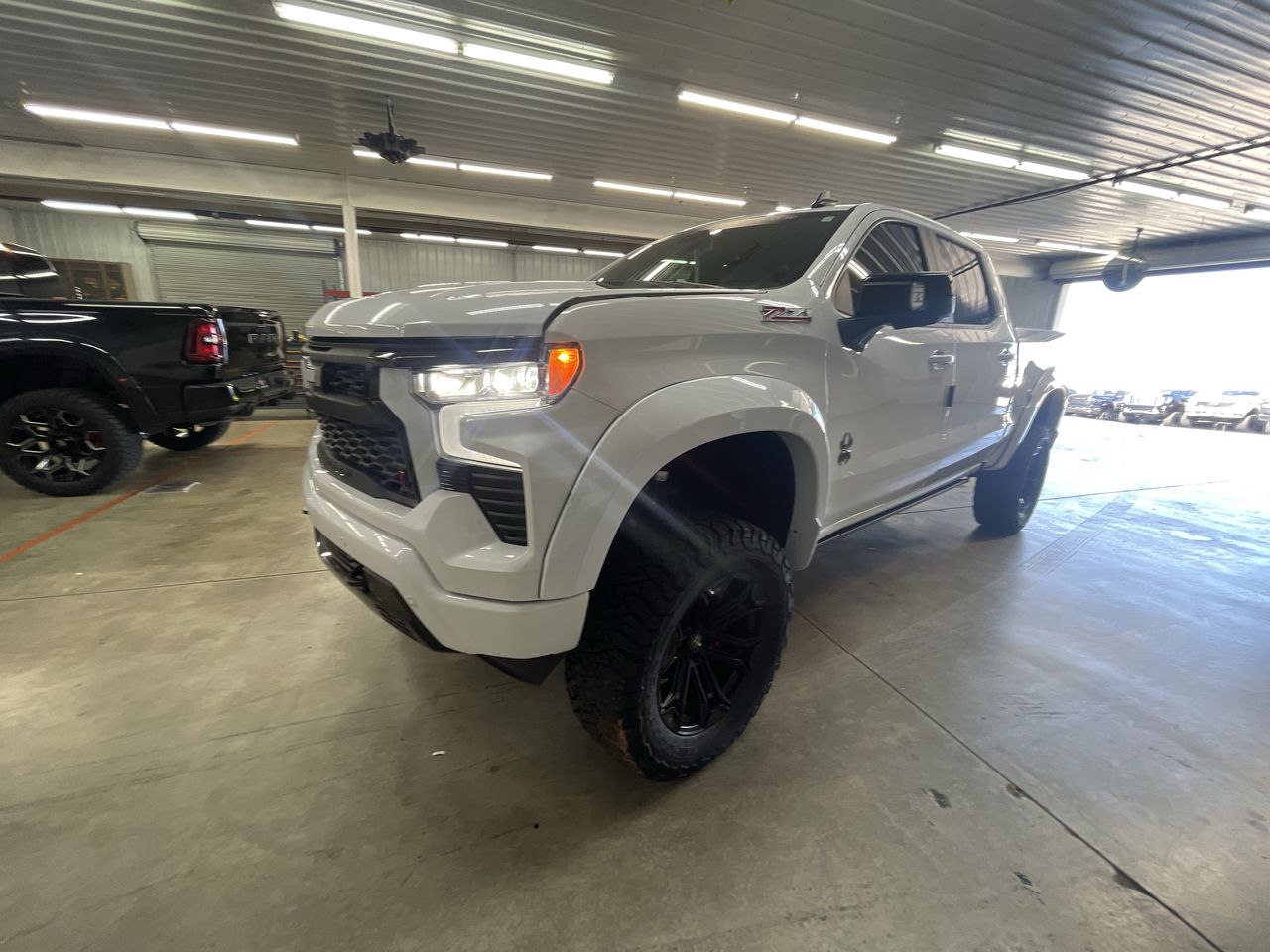 Vehicle Image 4