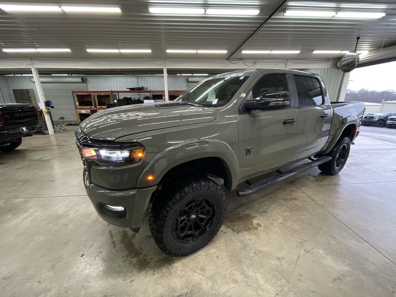 Vehicle Image 4