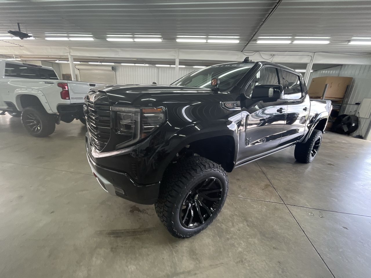 Vehicle Image 4