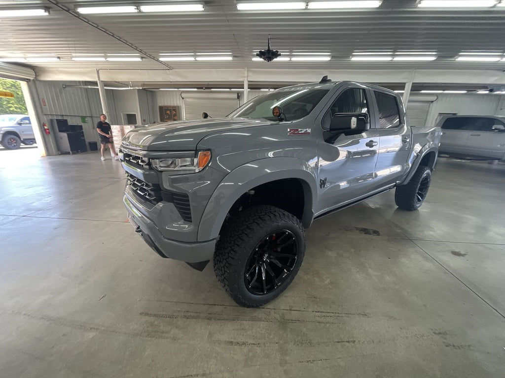 Vehicle Image 4