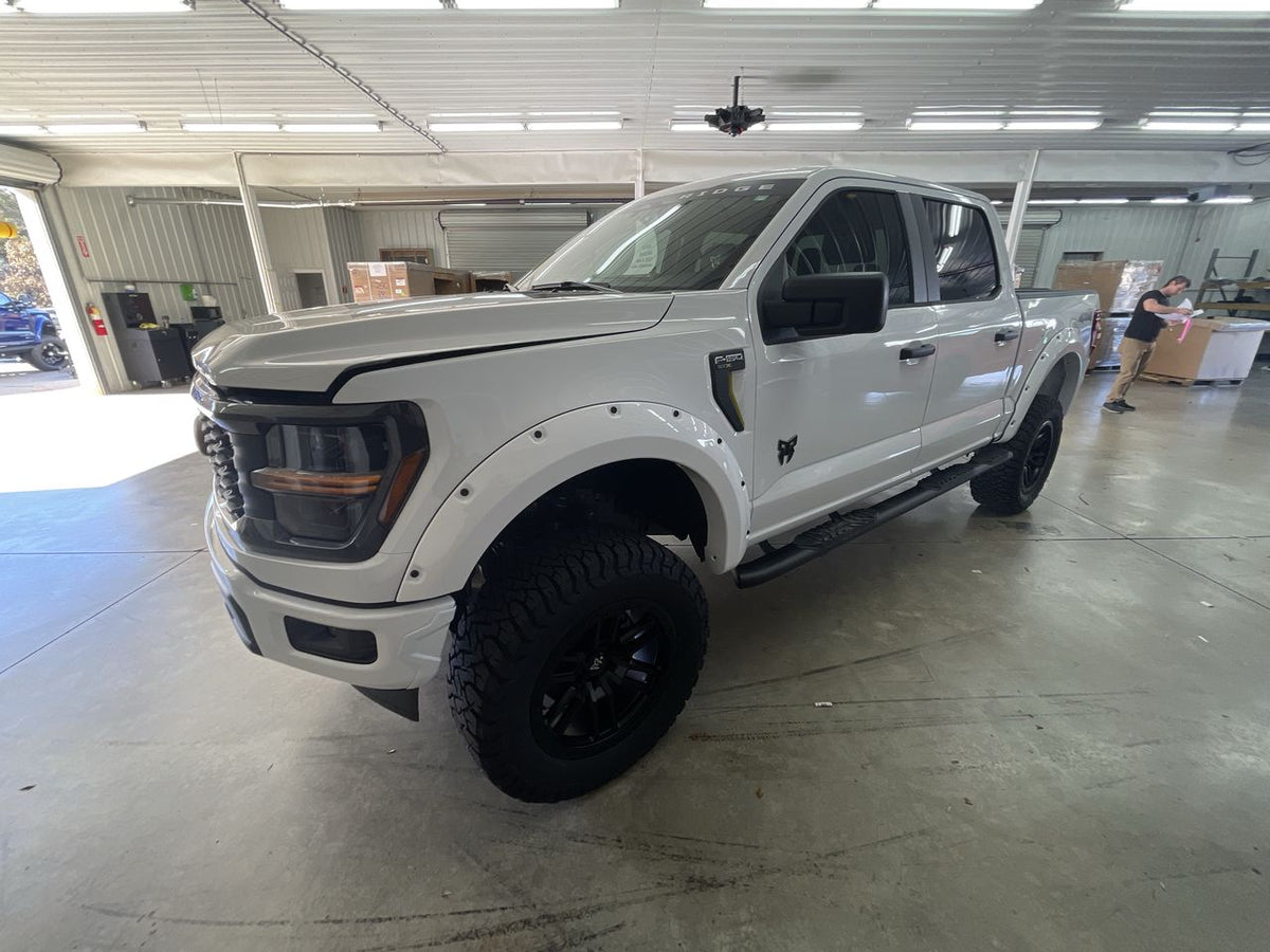 Vehicle Image 4