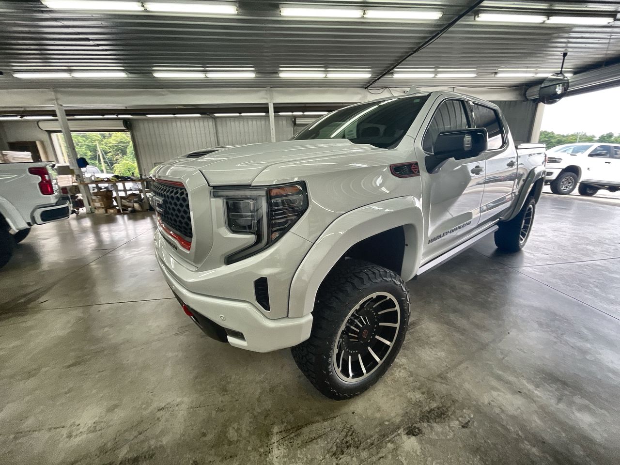 Vehicle Image 4