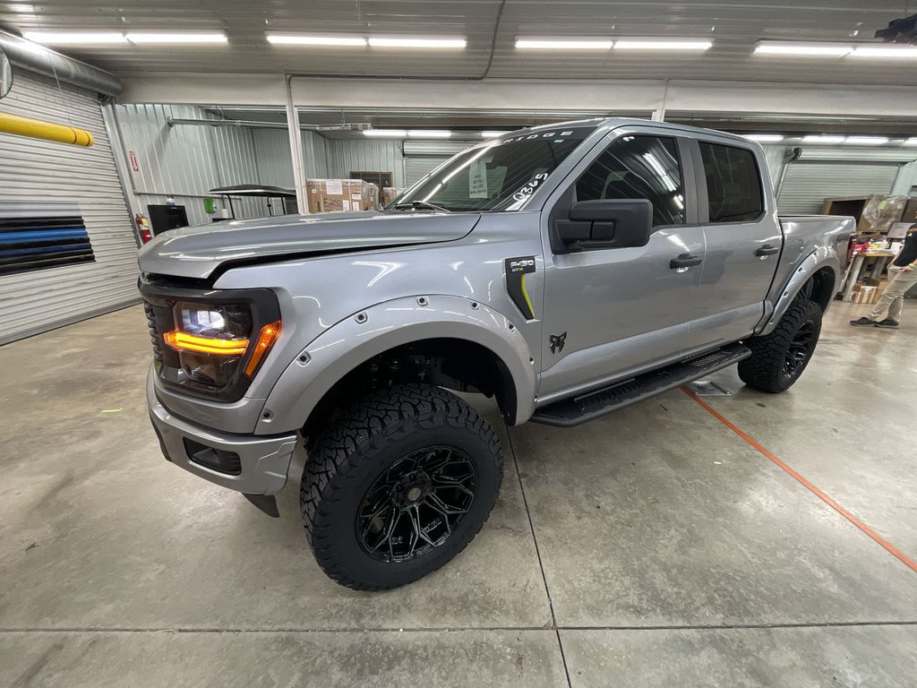 Vehicle Image 4