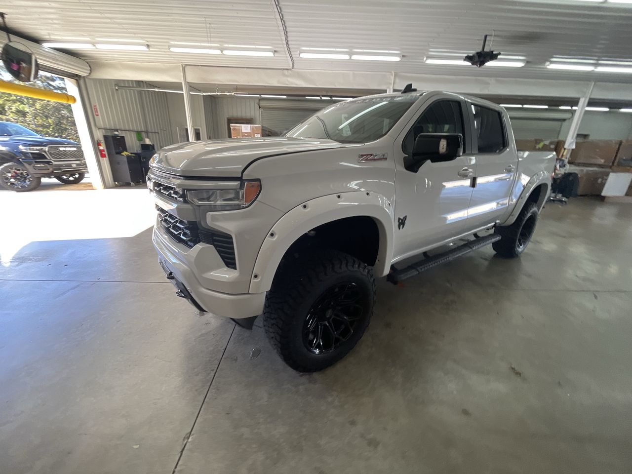 Vehicle Image 4