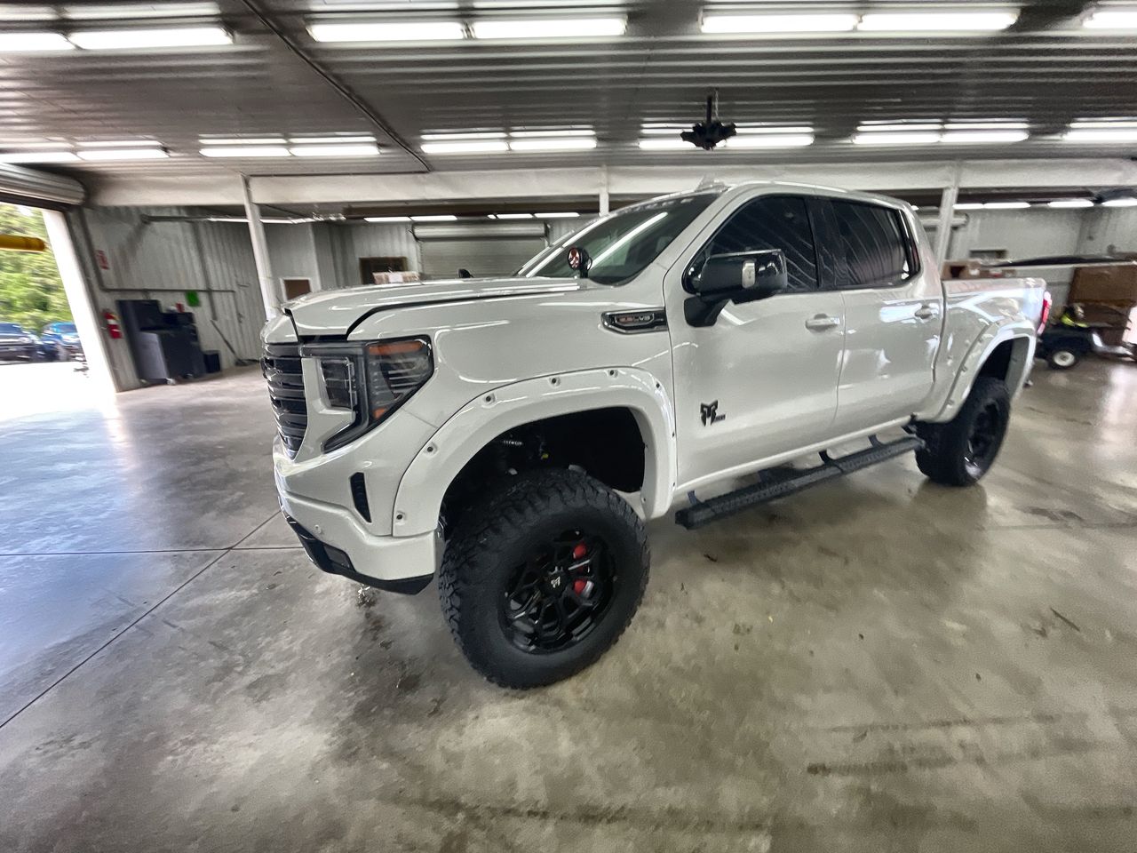 Vehicle Image 4