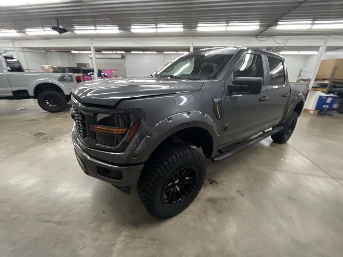 Vehicle Image 4