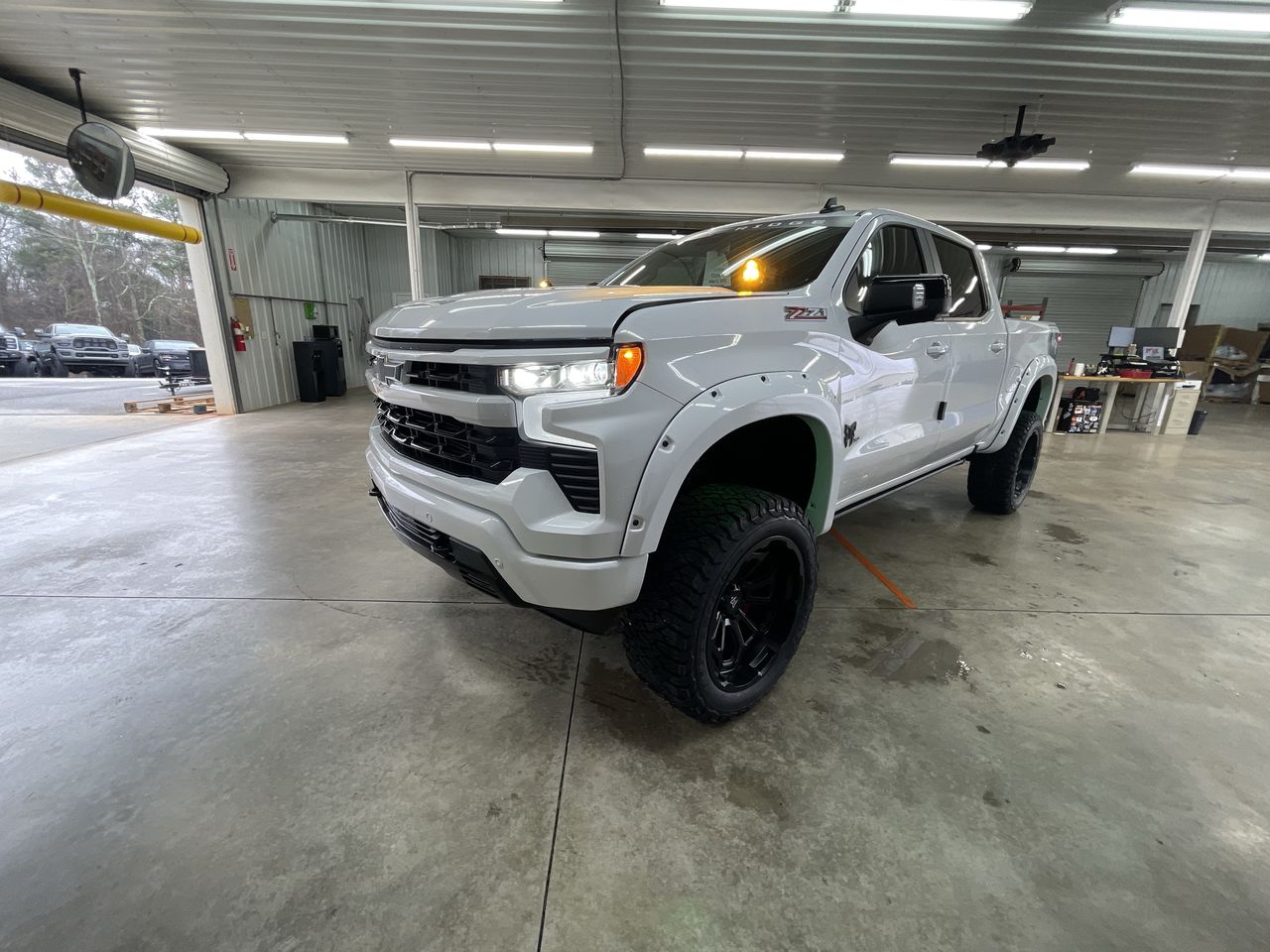 Vehicle Image 4