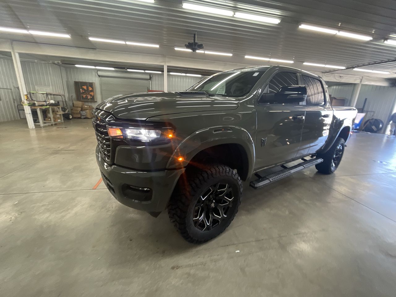 Vehicle Image 4