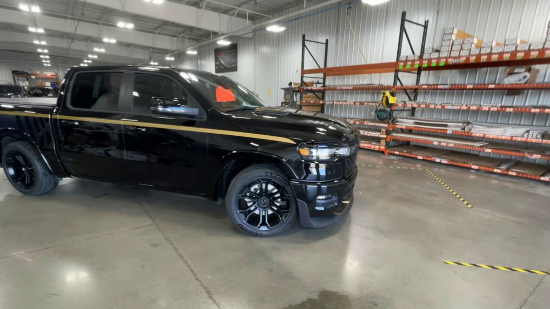 2026 1500 4x4 DC650 Premium Lifted Truck – Fox Factory Vehicles