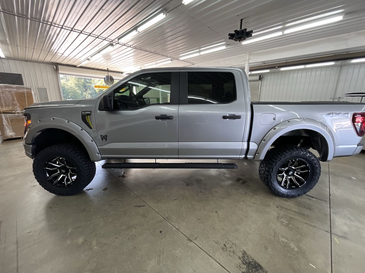 Vehicle Image 4