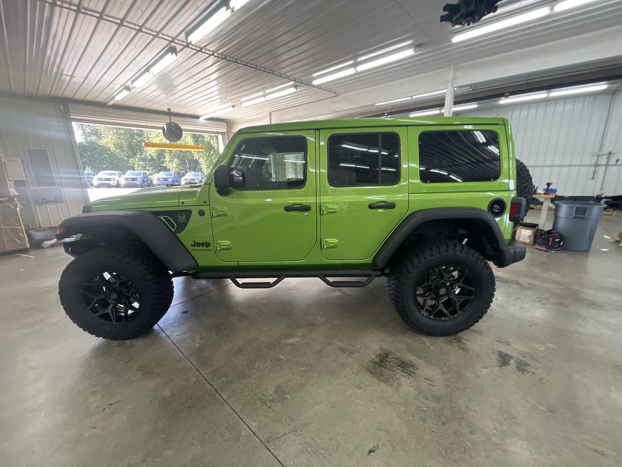 Vehicle Image 4