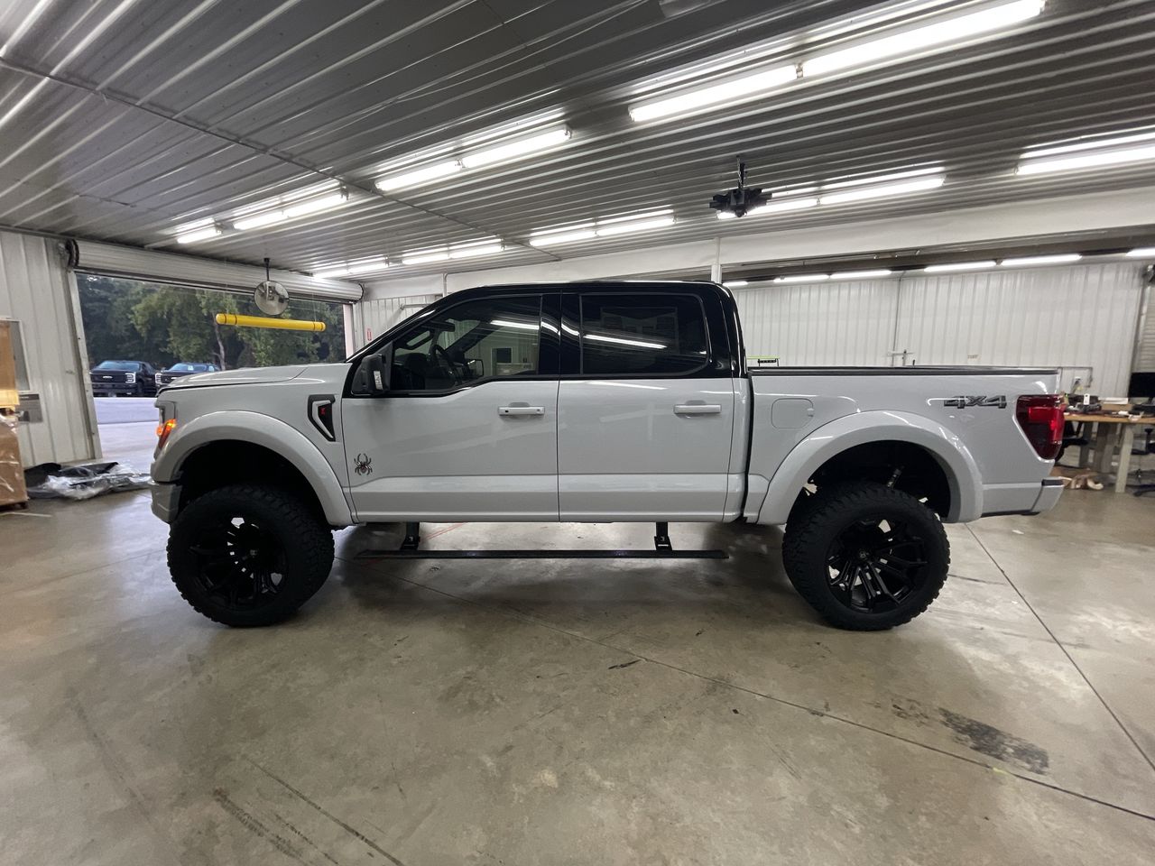 Vehicle Image 4