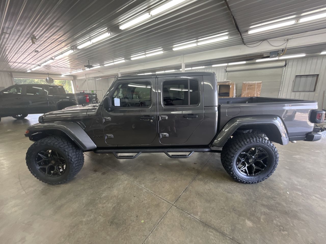 Vehicle Image 4