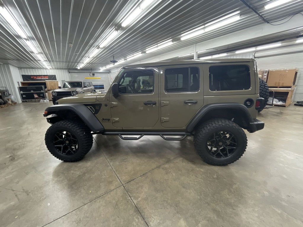 Vehicle Image 4