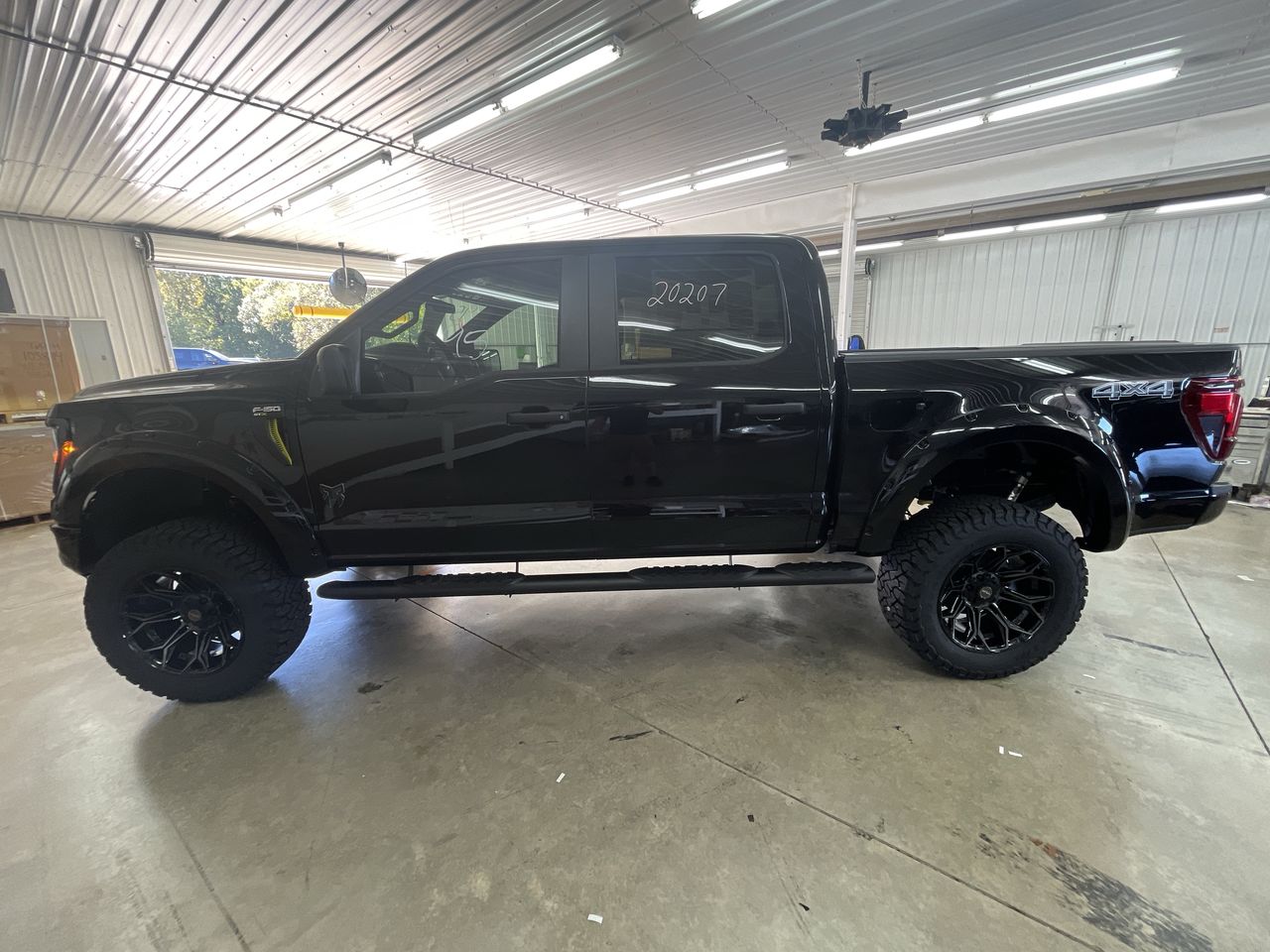 Vehicle Image 4