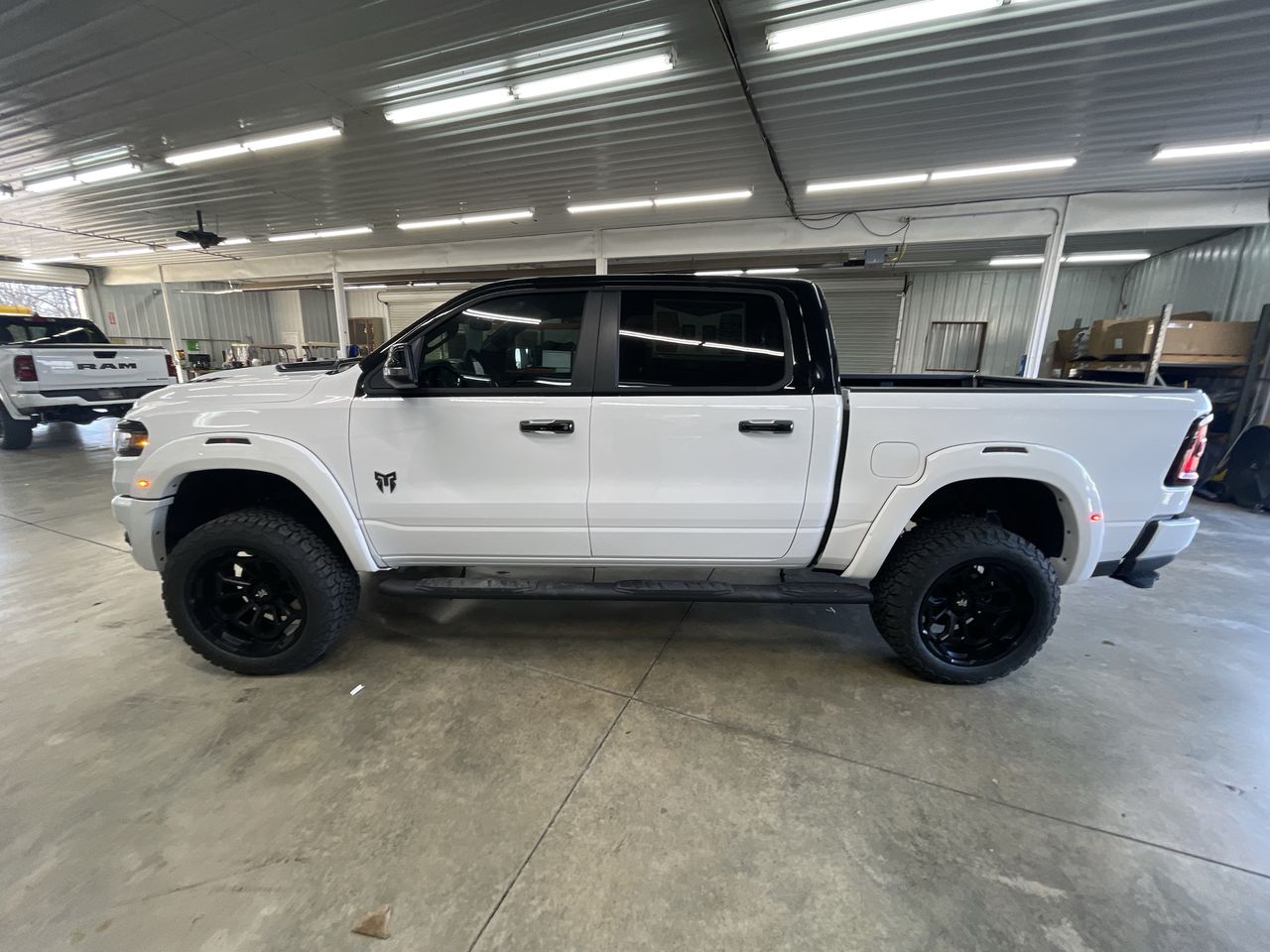 Vehicle Image 5