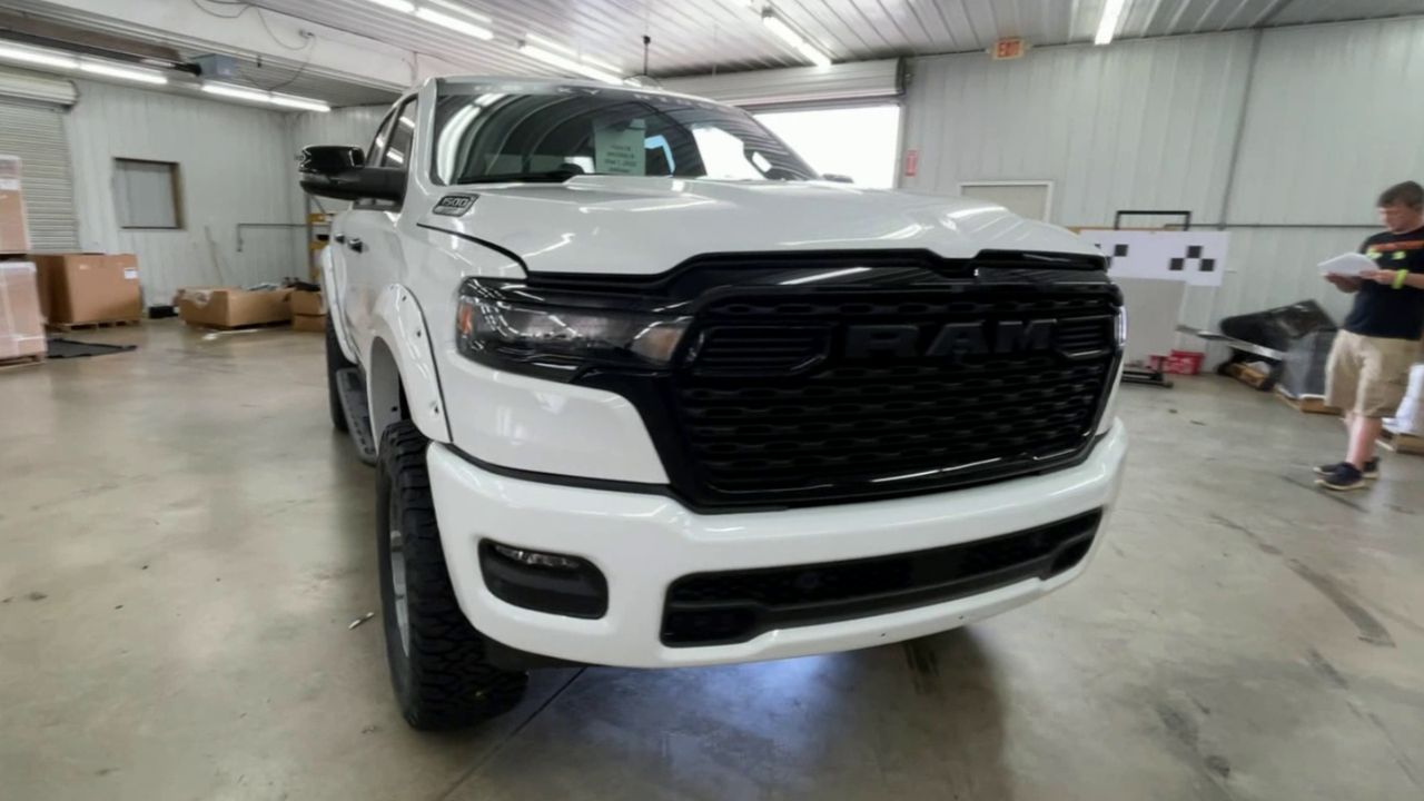 Vehicle Image 3